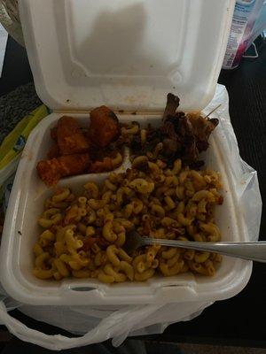 Large "stew chicken" platter  really a large "Mac and cheese" platter