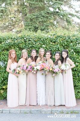 The sidewalk near the parking lot is lined with shrubbery and makes a perfect group portrait location!