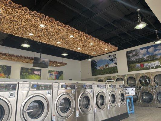 Side nook with washers & dryers. This is probably 1/3 of the machines in the whole place.