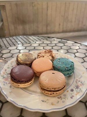 Macarons (blueberry cheesecake, honey lavender, rose, tiramisu, birthday cake and caramel)