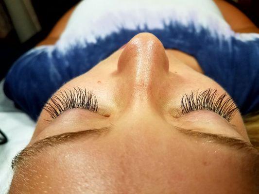 Mix of Volume and Synthetic lashes