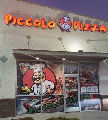 Piccolo Pizza Entrance