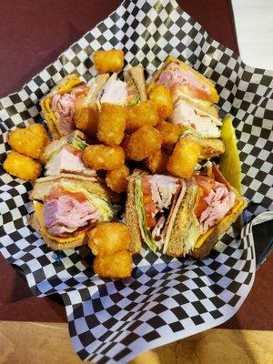 Club sandwich with tater tots