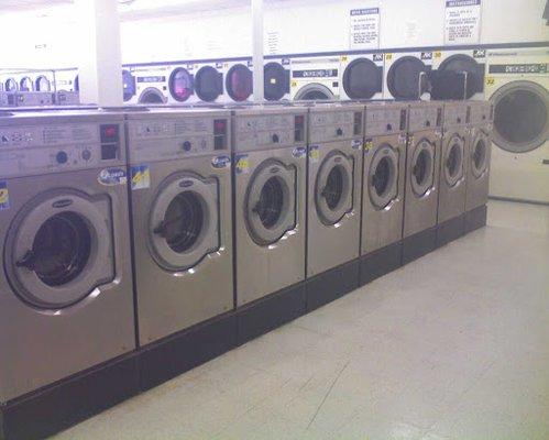 Very clean , new washers and dryers !