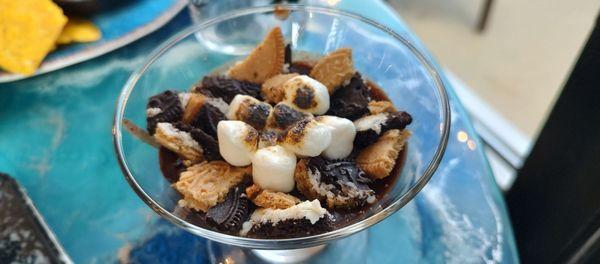 S'mores dessert