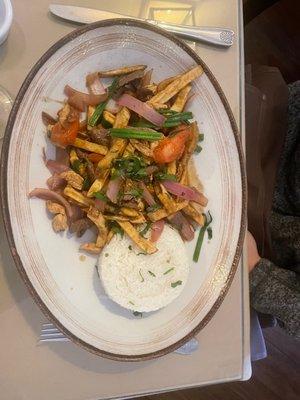 Pollo y Lomo Saltado