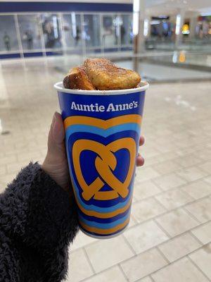 Cinnamon Sugar Pretzel Nugget Bucket  @dangit.all