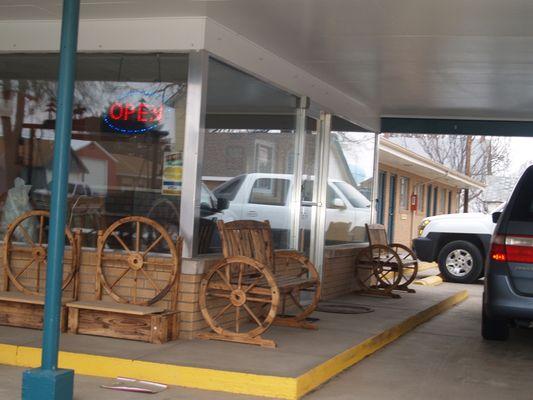 Annie Oakley Motel Oakley KS Exterio