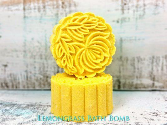 Lemongrass bath bomb