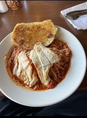 Angel hair pasta, marinara sauce, chicken breast. Excellent!