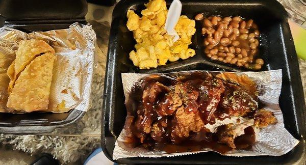 Wing Combo with 2 Sides Mac N Cheese and Baked Beans