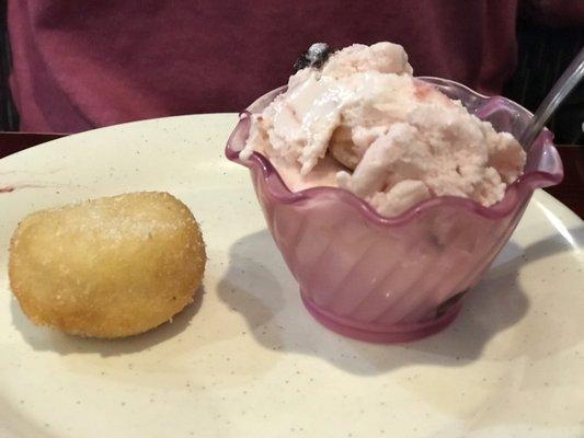 Black cherry ice cream w/ donut which was deliciously warm & soft inside w/slightly crunchy outside, & just the right balance of sweetness.