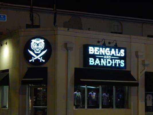 Bengals & Bandits - corner of Highland & Chimes (LSU area)