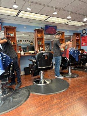 Val's Elegant Barbershop