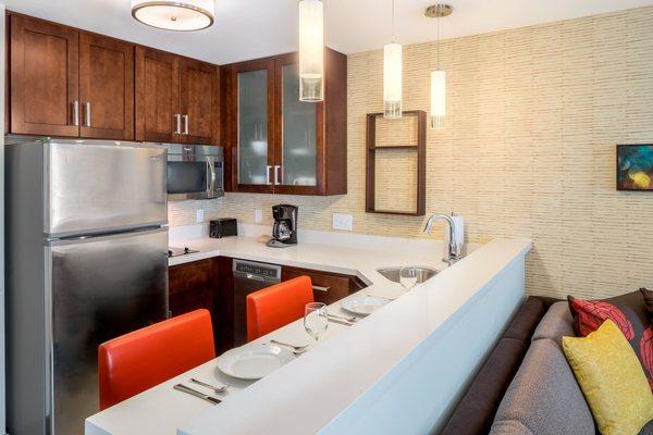 Guestroom Kitchen and Dining Area