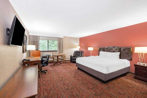 Ramada By Wyndham Grand Forks