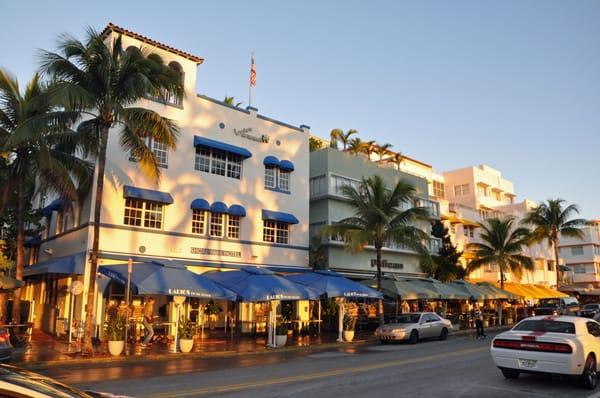 Our Food Tours In Miami gives you a complete presentation on the history of the Art Deco District.