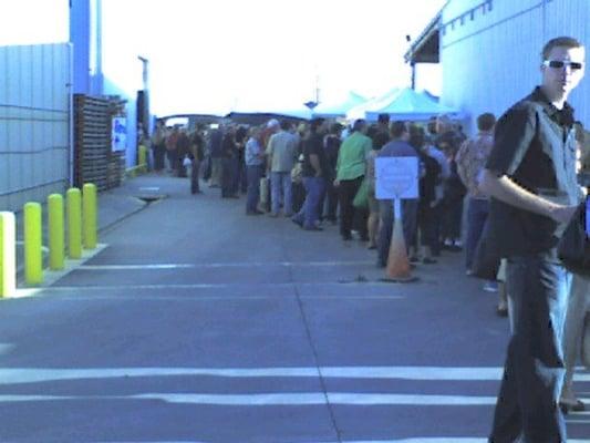 line of crab feed at 6pm