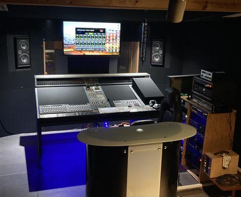 Strident Trax Recording Studios