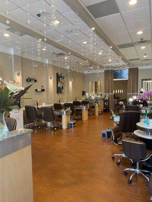 Beautiful & clean salon!