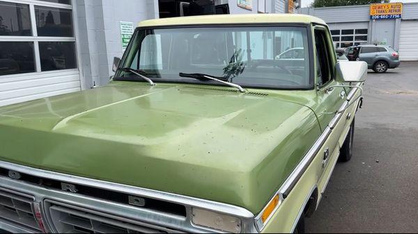 1980s Ford after a windshield replacement