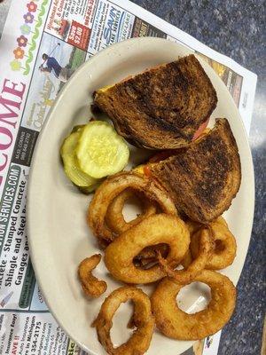 Grilled cheese with onion rings