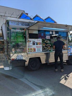 Food truck at 540 Irwin Street in San Rafael.