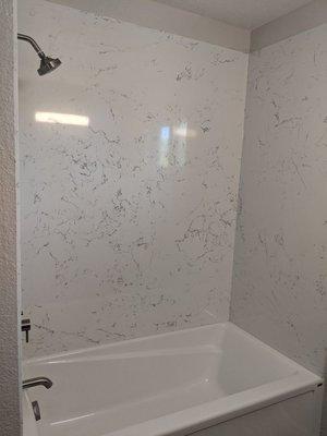 Quartz Shower walls and Maxx Soaker Tub