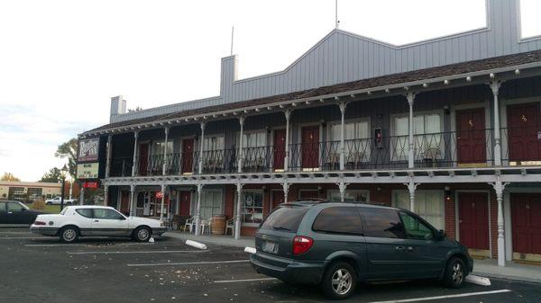 The front of the motel.