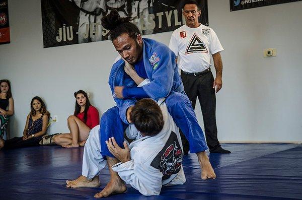 Jeremy going for an arm-bar.