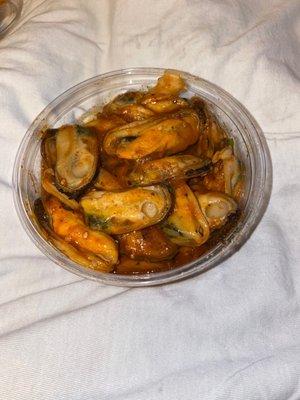 1/2 pound kimchi mussel