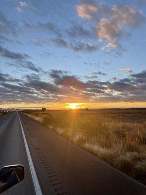 Truckin through Arizona this BEAUTIFUL morning. Keep on Truckin'