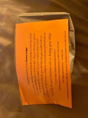 This Econolodge's free goodie bag and note