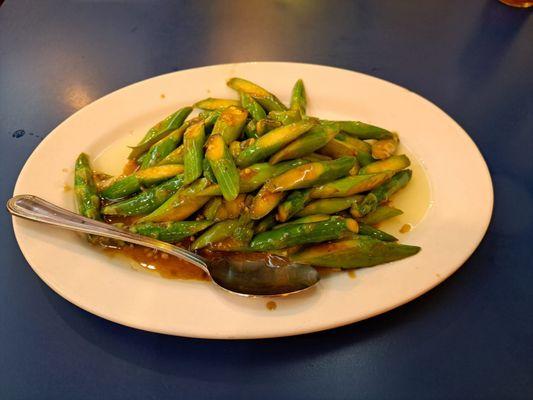 Asparagus in Garlic Sauce