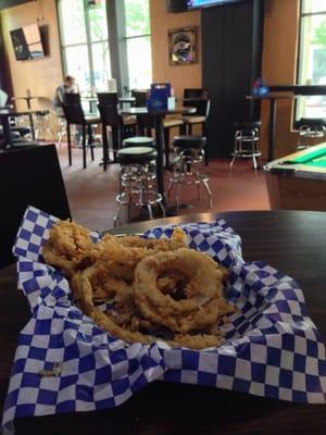 Loathsome onion rings; cute little bar.