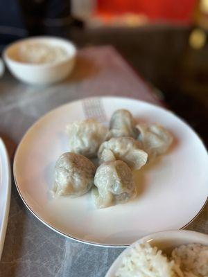 Pork dumplings with chive and egg