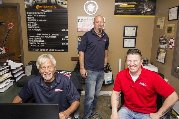 The team members of Faulkenburg Automotive.