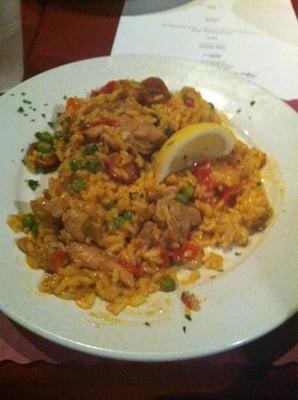 chicken and sausage paella.. muy deliciosa!