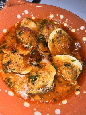 Ameijoas Recheadas com Toucinho - Baked Clams with Bacon