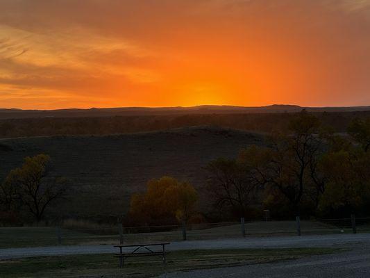 A gorgeous big sky country sunset