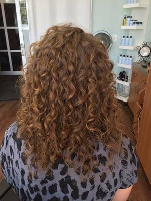 Natural curl hair cut