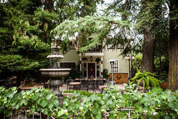 Nestled behind the 1875 Main House is the Romeo Tasting Room situated in the converted Carriage House