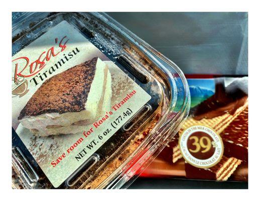 Tiramisu!!! @ PASTA FRESH! This Place is in Italia Piazza! Harlem/Addison Area!Quality! Amazing Service! Great Products!...Cash Only! :[