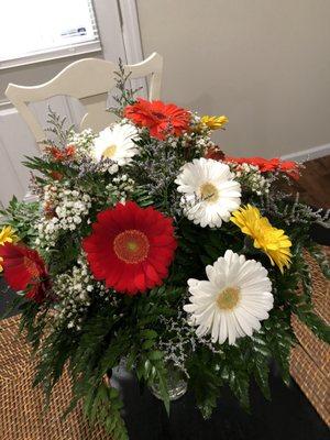 My sweet hubs surprised me with yet ANOTHER beautiful bouquet today! This one has lovely Gerbera Daisies! LOVE it!!!