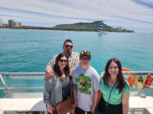 The glass boat ride was a perfect way to soak up the beautiful waters & sights on our last day in Hawaii . Until we meet again...