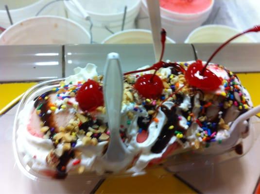 Banana split with strawberry , guava and pecan :)