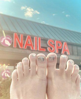 It's springtime in Nashville! Now is the perfect time to visit Berry Hill Nail Spa open on Monday-Saturday located 12 minutes from downtown