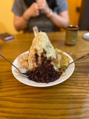 Shave ice with taro, red bean and jelly