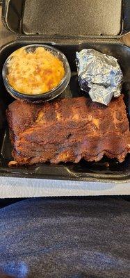 Ribs, cornbread and mac & cheese