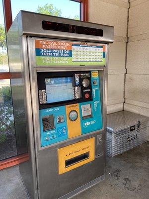 Vending machine on platform